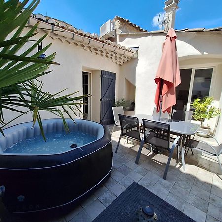 La Bonbonniere Gite De Charme Avec Jacuzzi Malaucene Exterior photo