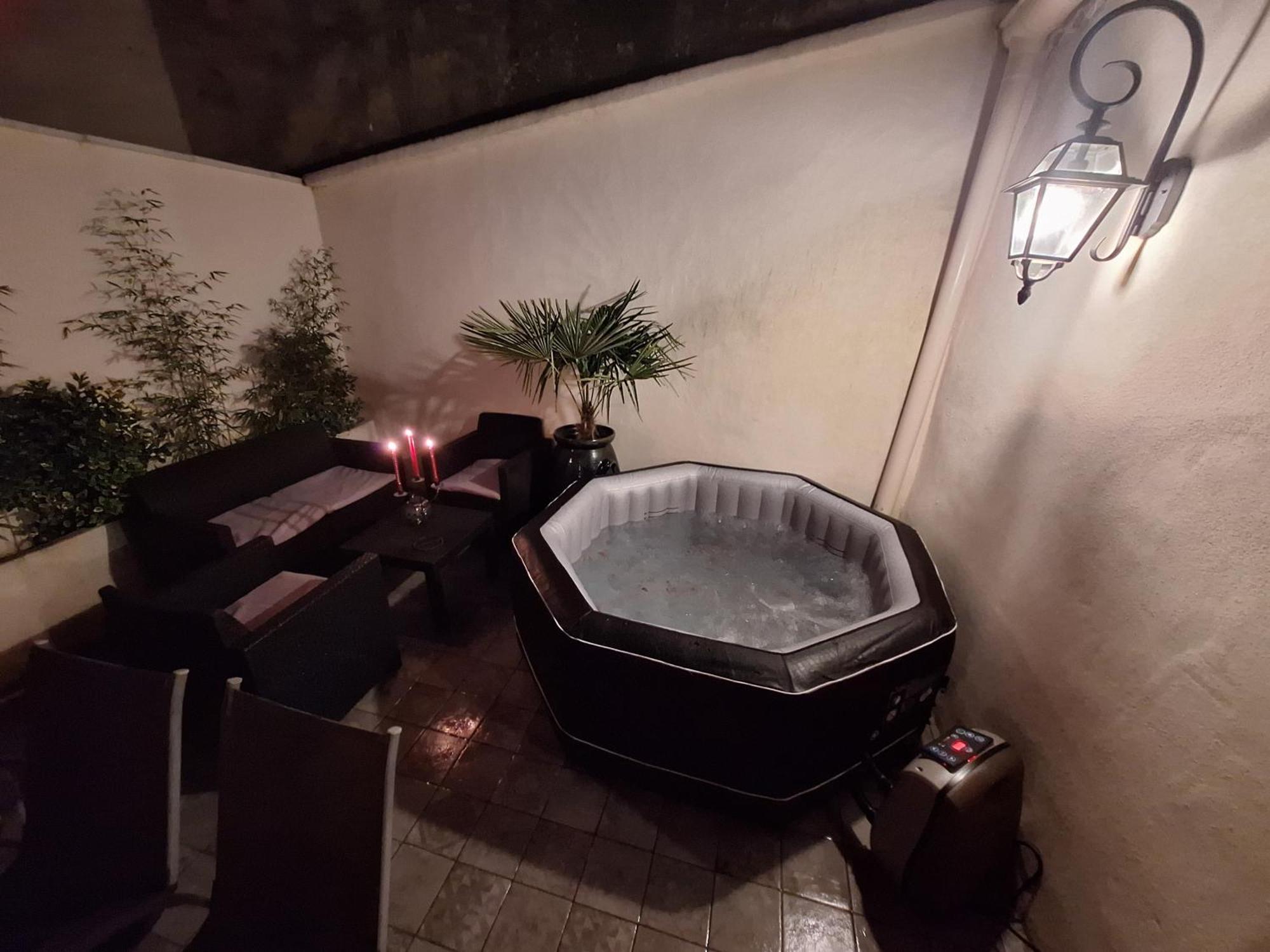La Bonbonniere Gite De Charme Avec Jacuzzi Malaucene Exterior photo