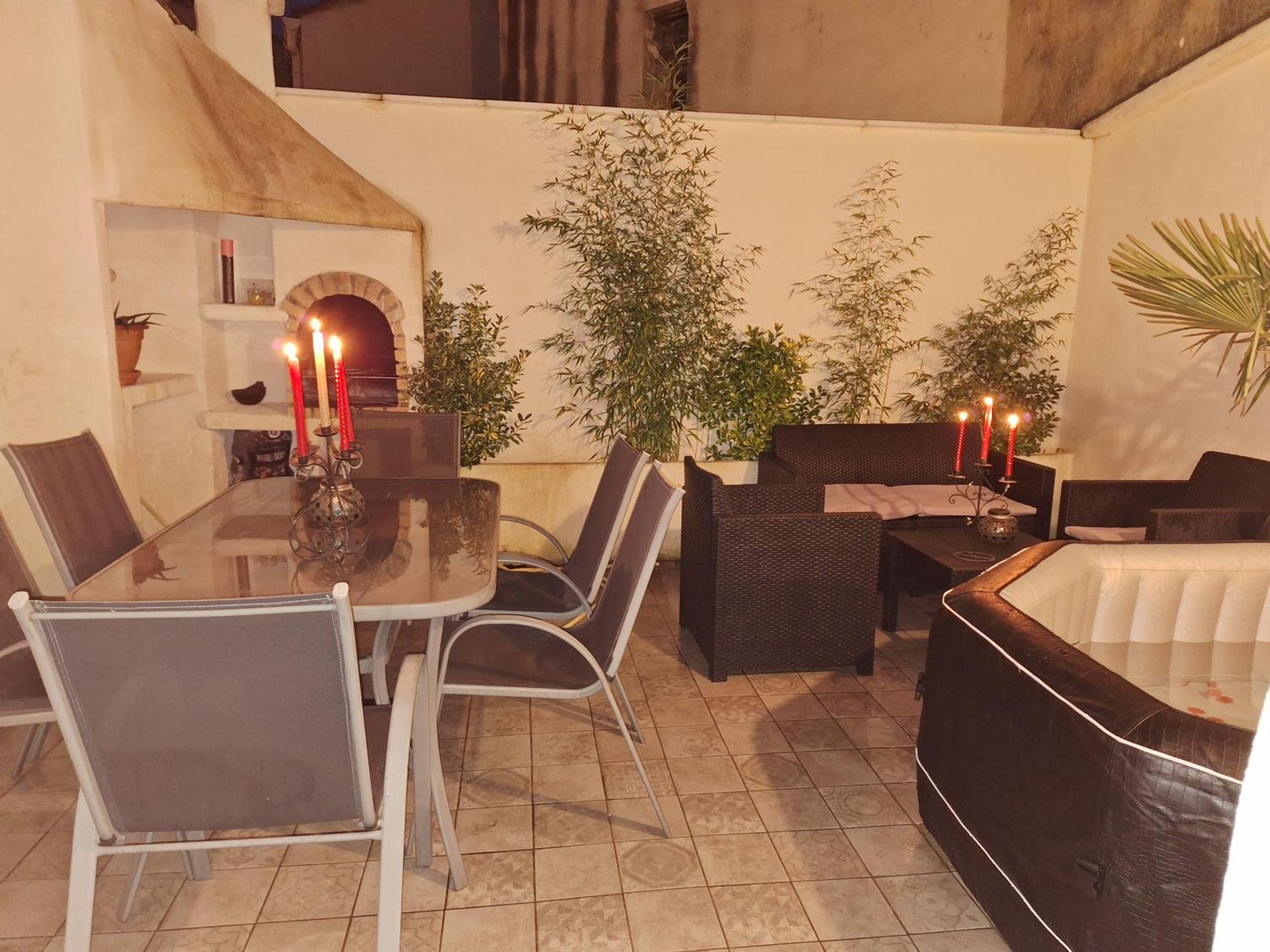 La Bonbonniere Gite De Charme Avec Jacuzzi Malaucene Exterior photo
